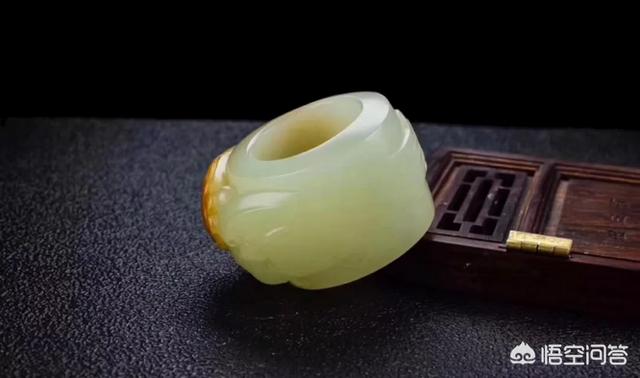 一万左右的玉镯子图片,一万元预算，能买到什么样的和田玉？