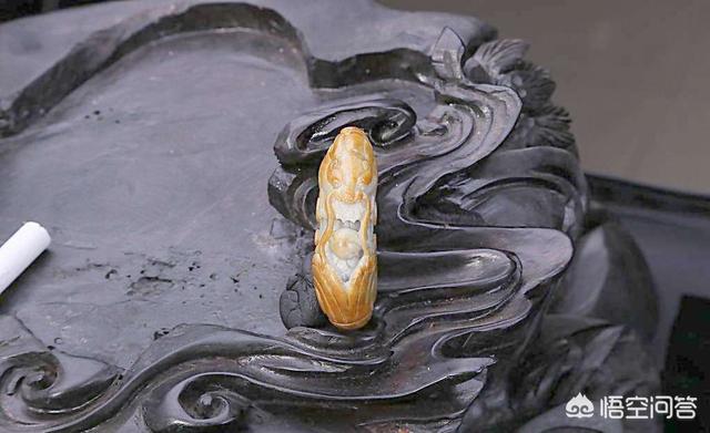 买玉镯专柜哪个牌子好,小白买翡翠镯子应该去哪？