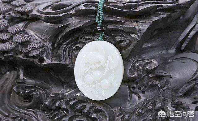 买玉镯专柜哪个牌子好,小白买翡翠镯子应该去哪？