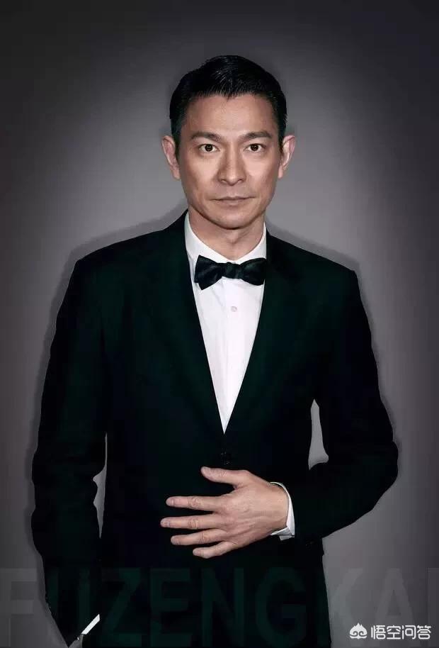 孙郡,人像摄影师，是否自己修图？