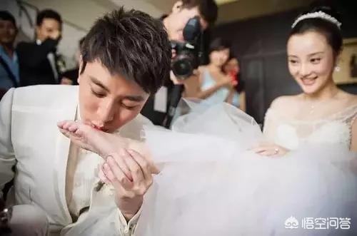 贾乃亮父母是做什么的:李小璐的老公贾乃亮到底有多少财富