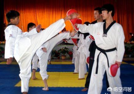 跆拳道被武术团灭:为什么现在那么多人学跆拳道，而不学中国武术呢？