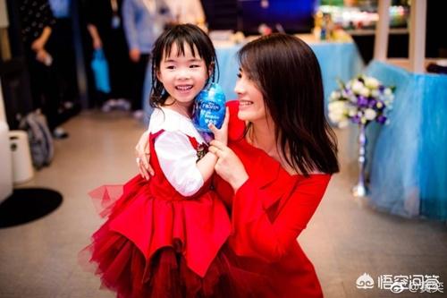 黄奕的几个老公是谁:为什么黄毅清经常撕黄奕？