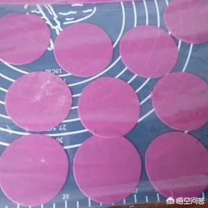 蔬菜饺子,红色的蔬菜水饺是怎么做的？