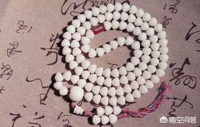 本命年红手链,转运珠手链有黑绳子的吗？