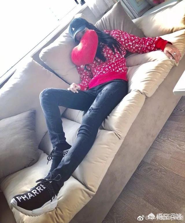 李小璐风波后现身:李小璐事件为什么牵扯出马苏和黄毅清？