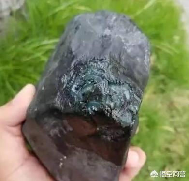 翡翠开窗料为什么不能买,翡翠原石开窗料调水方法？