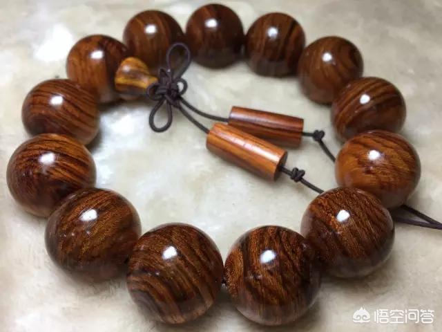 本命年红手链,转运珠手链有黑绳子的吗？
