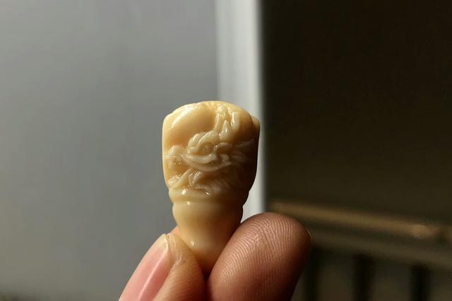 文玩鹤顶红:最有可能代替象牙的文玩是什么