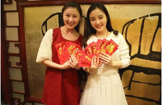 李小璐闺蜜:李小璐又有新闺蜜啦，还记得曾经的超级好闺蜜甘薇吗？