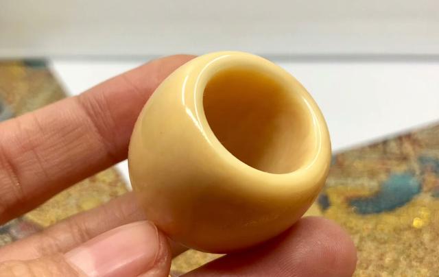 文玩鹤顶红:最有可能代替象牙的文玩是什么