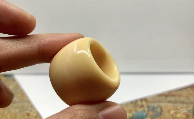 文玩鹤顶红:最有可能代替象牙的文玩是什么