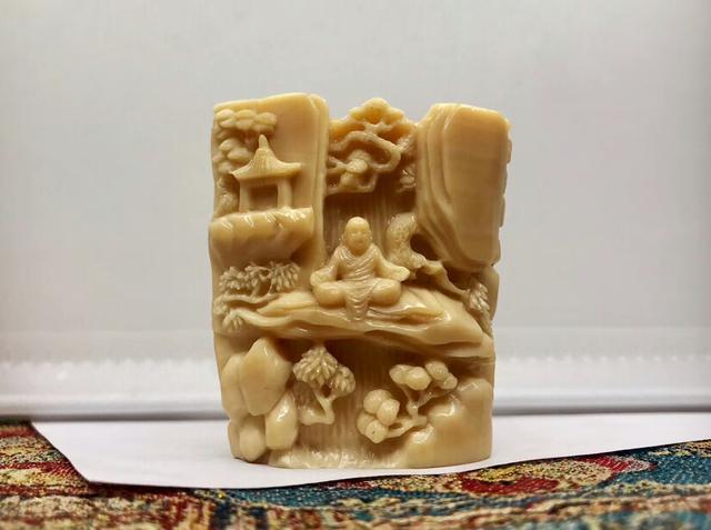 文玩鹤顶红:最有可能代替象牙的文玩是什么