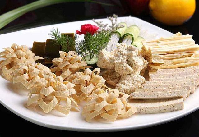 肾结石不能吃什么:得了肾结石的人可以吃哪些食物哪些食物要少吃