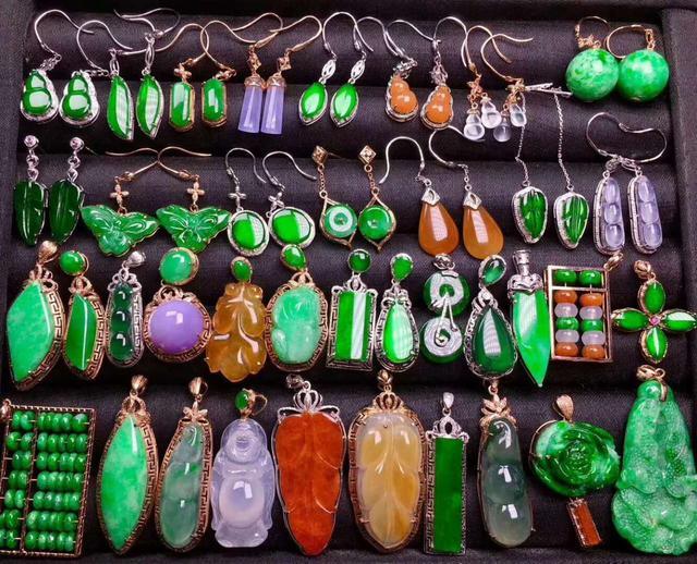 翡翠边角料批发在哪里,翡翠镶嵌挂件是怎么批发的？