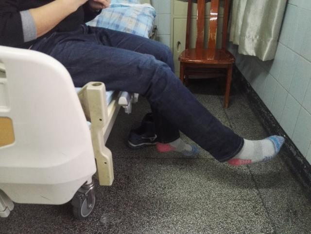 前交叉韧带断裂术后锻炼:前交叉韧带断裂，需要立刻手术吗？