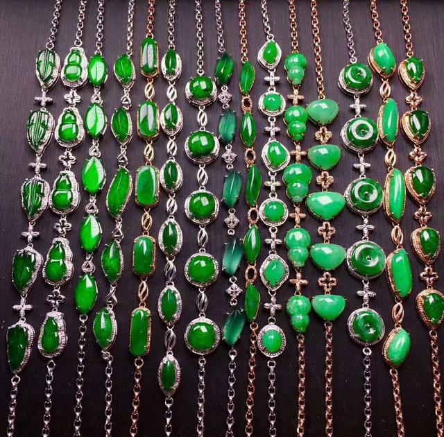 翡翠边角料批发在哪里,翡翠镶嵌挂件是怎么批发的？