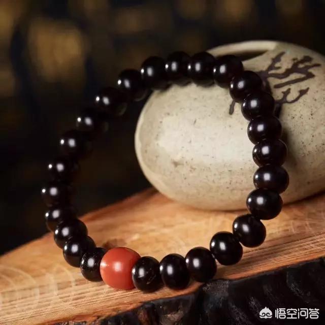 本命年红手链,转运珠手链有黑绳子的吗？