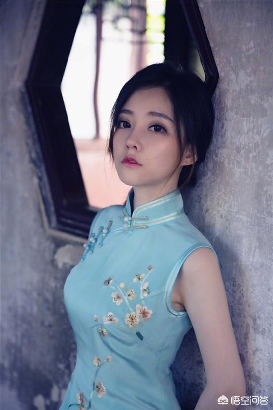 中国斗鱼网红美女:网红女主播冯提莫进军演艺圈娱乐圈，对于这个你们怎么看？ 中国斗鱼红火焰