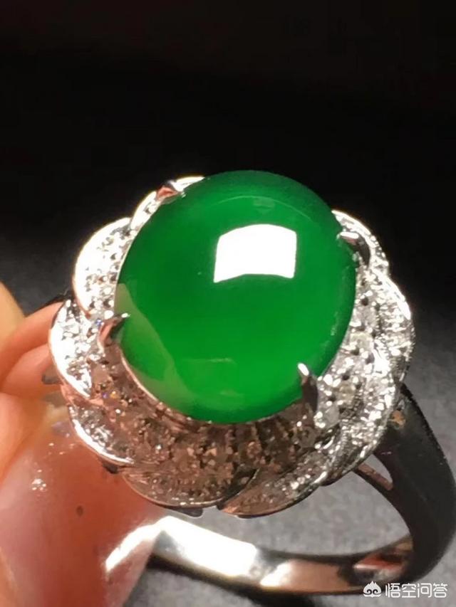 翡翠果冻底是哪个级别,老的翡翠内部结构应如何区分？