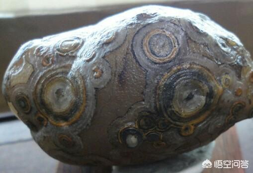 阿拉善彩玉手镯,阿拉善彩玉手持有收藏价值吗？