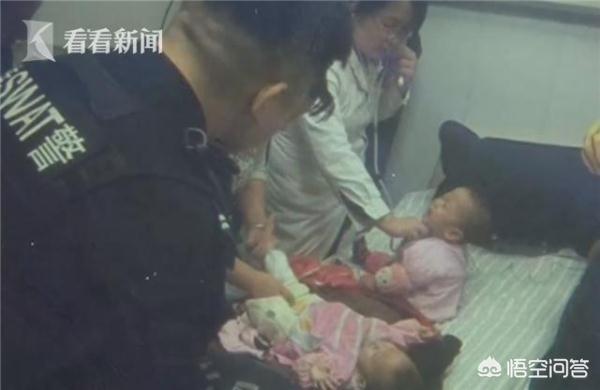 母亲喂十个月大的女婴吃烤肉,女婴随后翻白眼窒息,你们看？