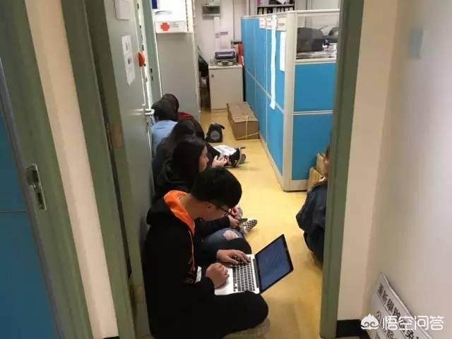如何看待浸会大学普通话考试不合格骂老师的事件？