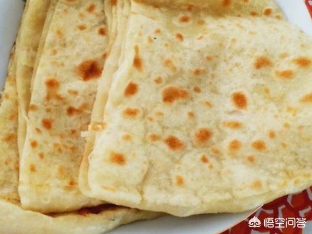 40年老阿姨教你手抓饼秘诀，电饼铛烙饼怎样才能软软的，不发硬