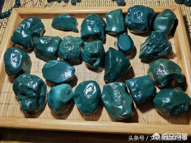 阿拉善彩玉手镯,阿拉善彩玉手持有收藏价值吗？