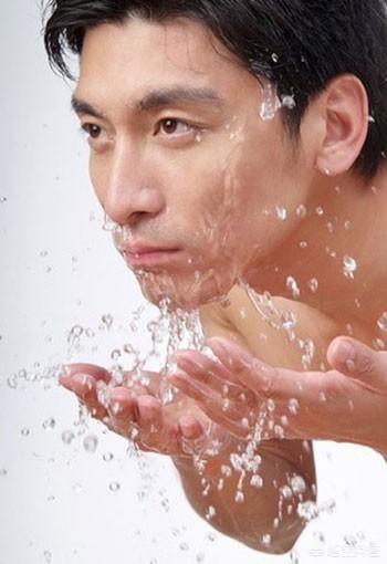 学生党平价洗面奶男生1618用什么洗面奶