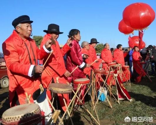 河南农村庙会斗狗现场视频:河南人的老家都有什么中秋习俗？