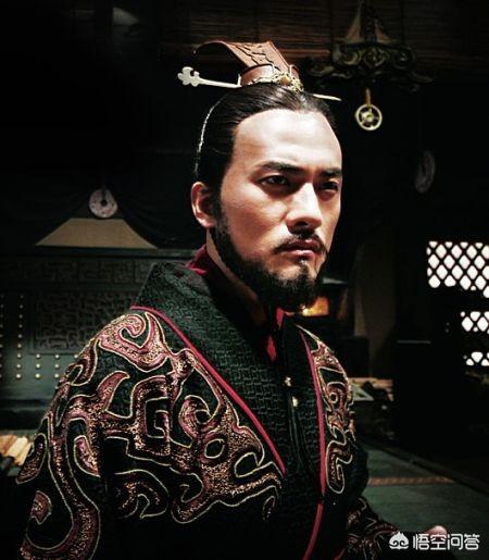 秦武王举鼎:秦武王与西楚霸王都举鼎，为何嬴荡举鼎而亡，项羽举鼎而成名？