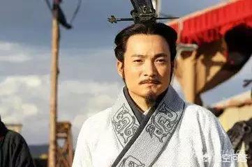 秦武王举鼎:秦武王与西楚霸王都举鼎，为何嬴荡举鼎而亡，项羽举鼎而成名？