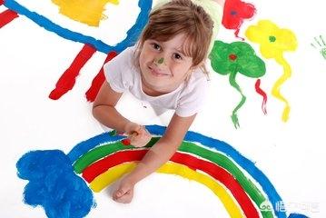 怎么引导孩子去画画？各个年龄阶段有什么注意事项？ 1到3岁的孩子注意事项 第2张