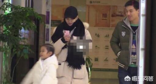 平嘻王:李小璐是怎么成功躲掉舆论谴责的？