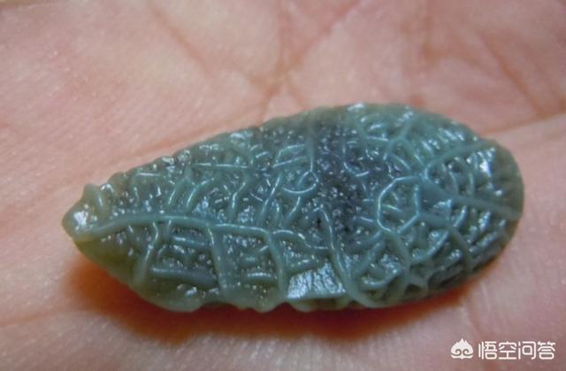 阿拉善彩玉手镯,阿拉善彩玉手持有收藏价值吗？