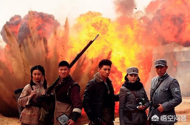 为什么国产的抗日神剧那么多人吐槽,而美国科幻片几个人就打赢外星军团却没有人说？
