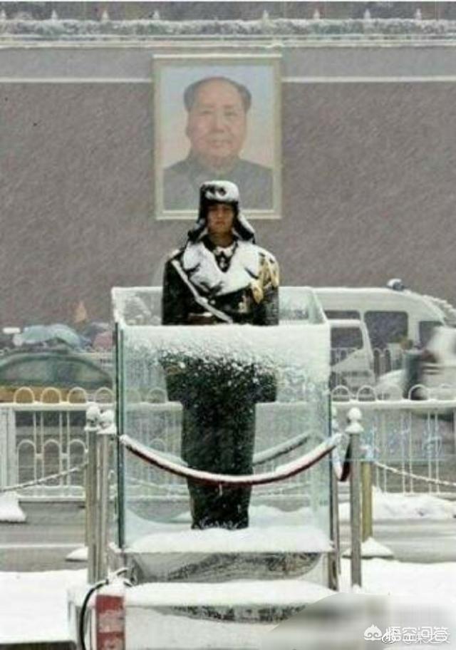 暴风雪过后,朱之文晒出的一组军人照片,我们是否应该点个赞？