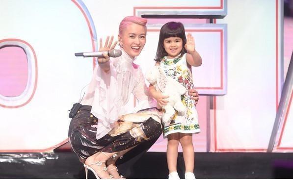 刘烨的老婆资料:为什么混血的孩子看起来很萌？娱乐圈有哪些女星是混血女王？