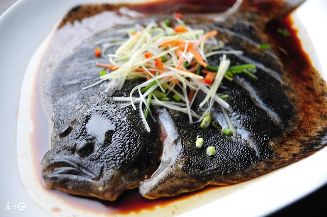 清蒸鱼怎么做好吃，清蒸鱼用什么鱼会比较好？