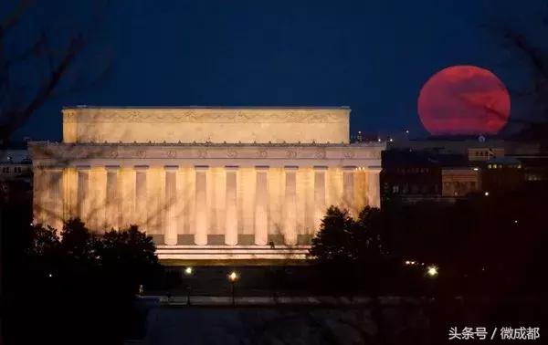 2021年今日月亮奇观，听说今晚有150年一遇的月亮奇观，究竟什么是“血月”呢