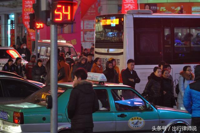 闯红灯多久能查出来,闯红灯车管所多久能查出来？