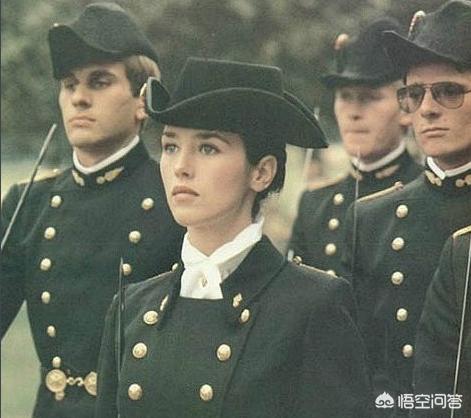 墨西哥人名字:为什么在美国拉丁裔（西语系）不被算作白人？