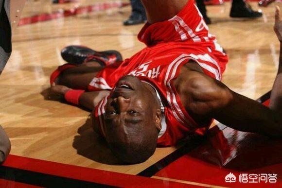 凯莉 埃尔兰 乔丹:NBA赛场上最让你动容的一张照片是什么？