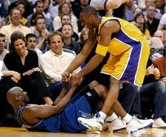 凯莉 埃尔兰 乔丹:NBA赛场上最让你动容的一张照片是什么？