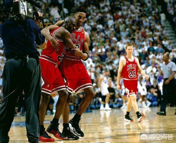 凯莉 埃尔兰 乔丹:NBA赛场上最让你动容的一张照片是什么？