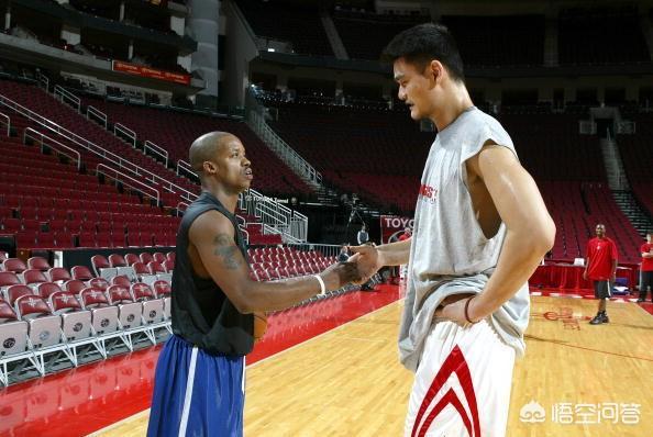 凯莉 埃尔兰 乔丹:NBA赛场上最让你动容的一张照片是什么？