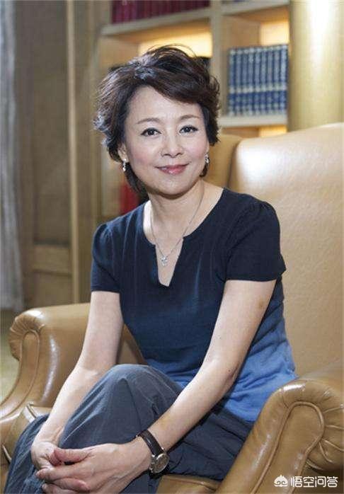 演员陈冲:陈冲、刘晓庆、张瑜和斯琴高娃重聚北京春晚，你觉得谁最没有变化