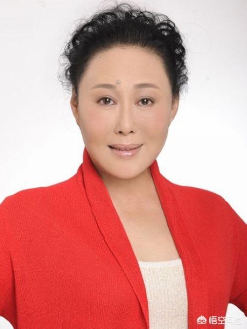 演员陈冲:陈冲、刘晓庆、张瑜和斯琴高娃重聚北京春晚，你觉得谁最没有变化
