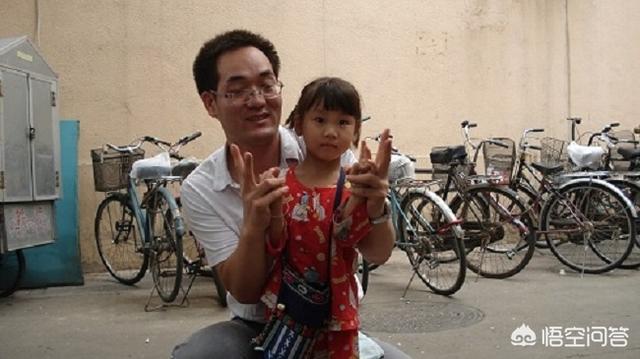 宝宝一岁了不爱说话怎么办:小孩一岁十一个月还不会说话，只会咿呀咿呀的怎么回事？